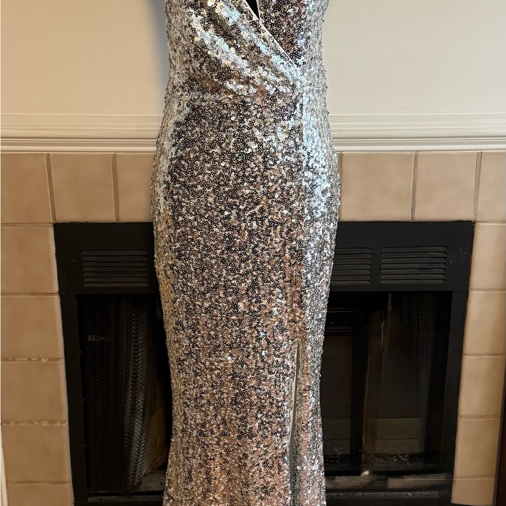 NEW Elonna Faeriesty Silver Sequin Party Dress